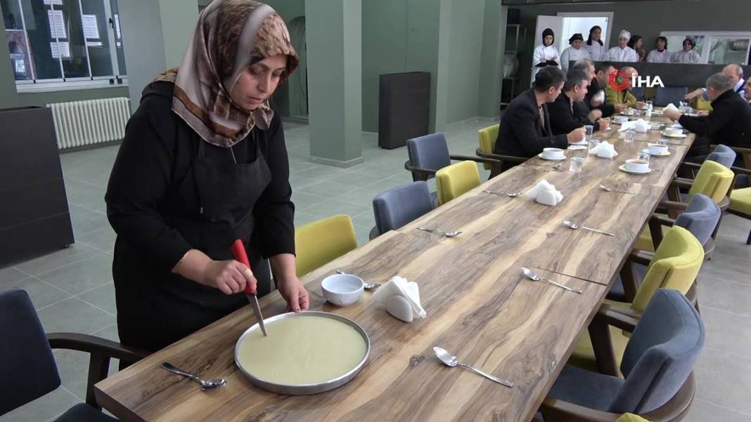 Yutulan çorba olur mu? Evet, Türkiye'de olur! Bu yöresel çorbayı ilk kez görenler şaşıp kalıyor 2